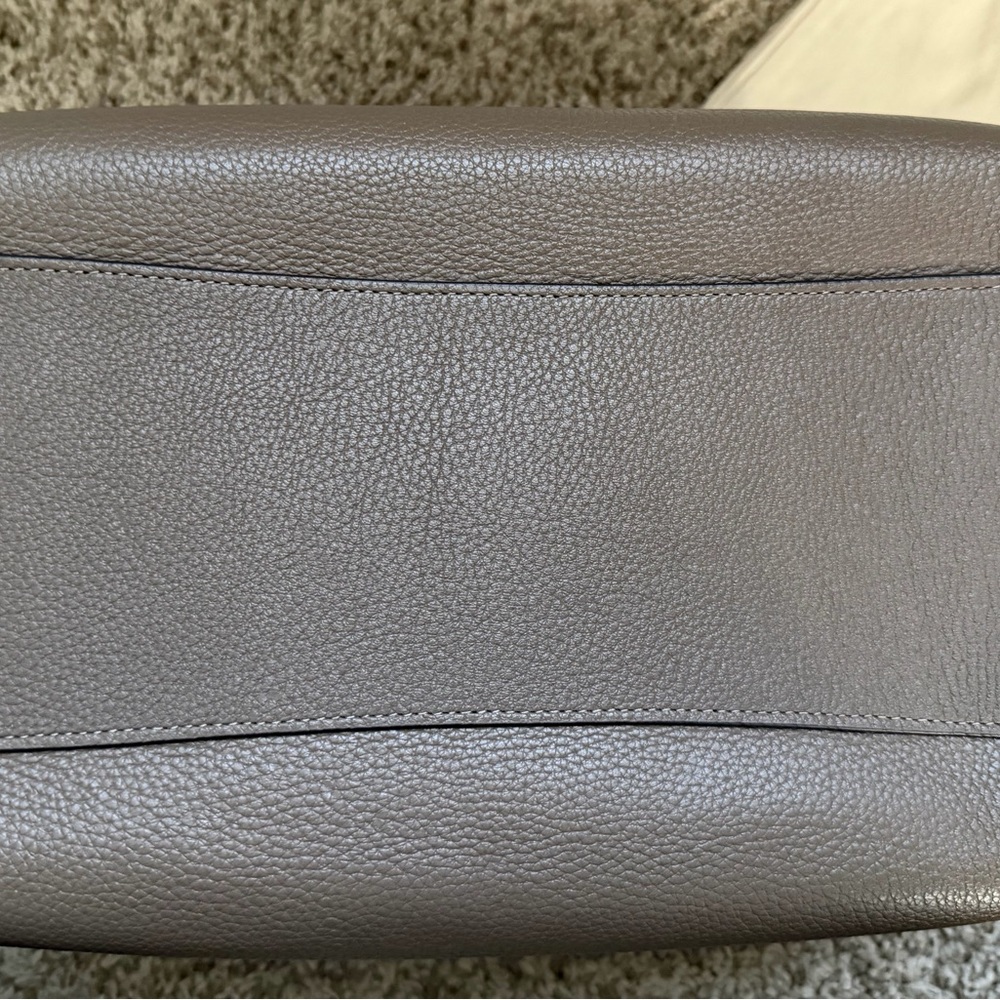 Coach Rowan Large Satchel with Medium Corner Zip Wallet, Coach Twilly, & Chain! - Picture 4 of 5
